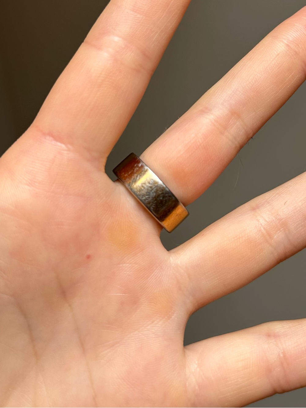 Gold Oura Ring Gen 3 - Picture 4 of 5